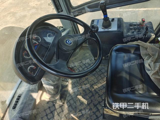 后玻璃角標(biāo)（壓路機(jī)駕駛室）