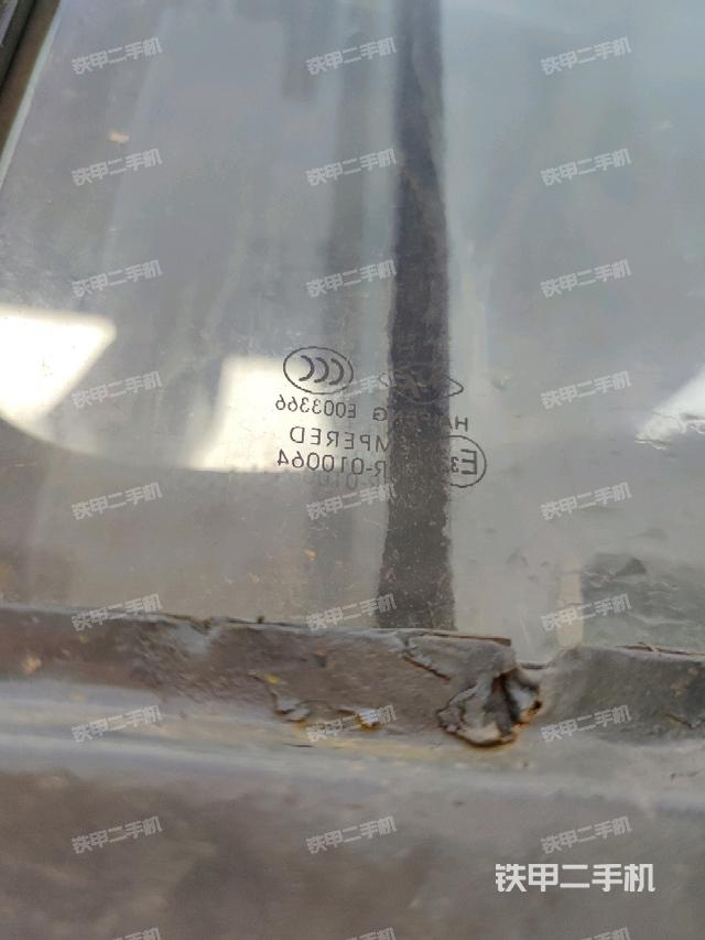 后窗玻璃角標(biāo)(駕駛室部分) 后窗玻璃角標(biāo)(駕駛室部分)