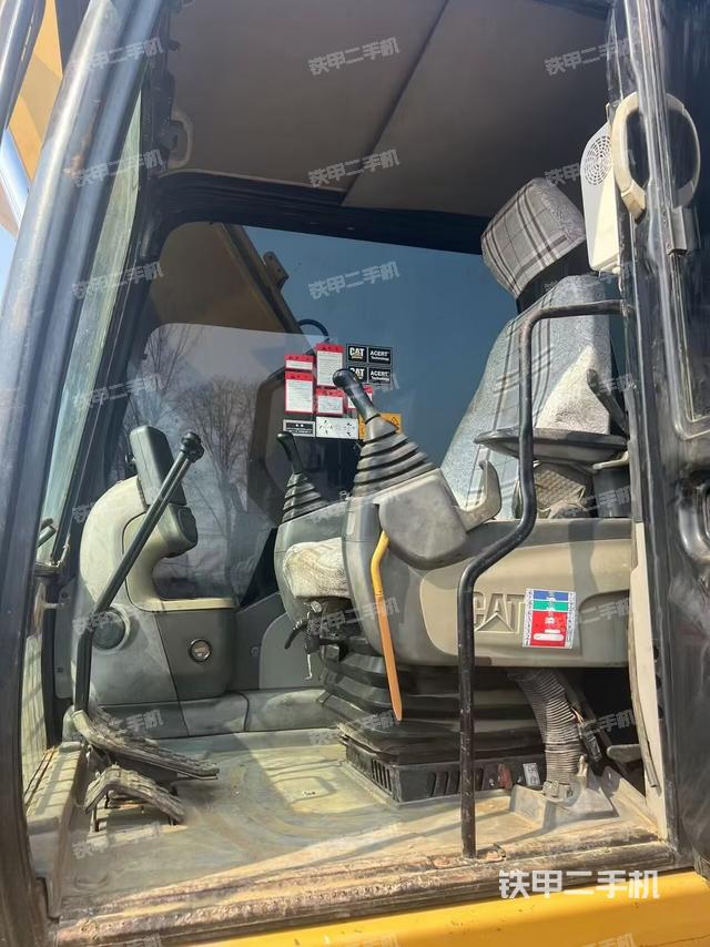 駕駛室整體（整機外觀）