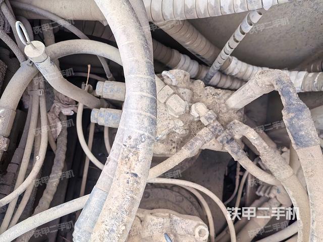 中央回轉(zhuǎn)接頭特寫(上車部件) 中央回轉(zhuǎn)接頭特寫(上車部件)