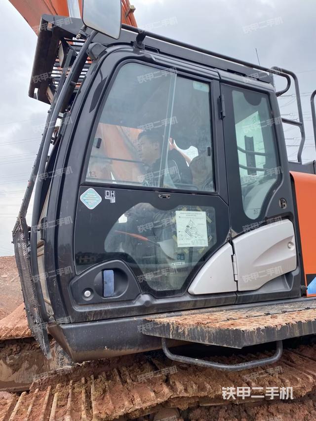 大臂背部俯視（工作和回轉裝置）