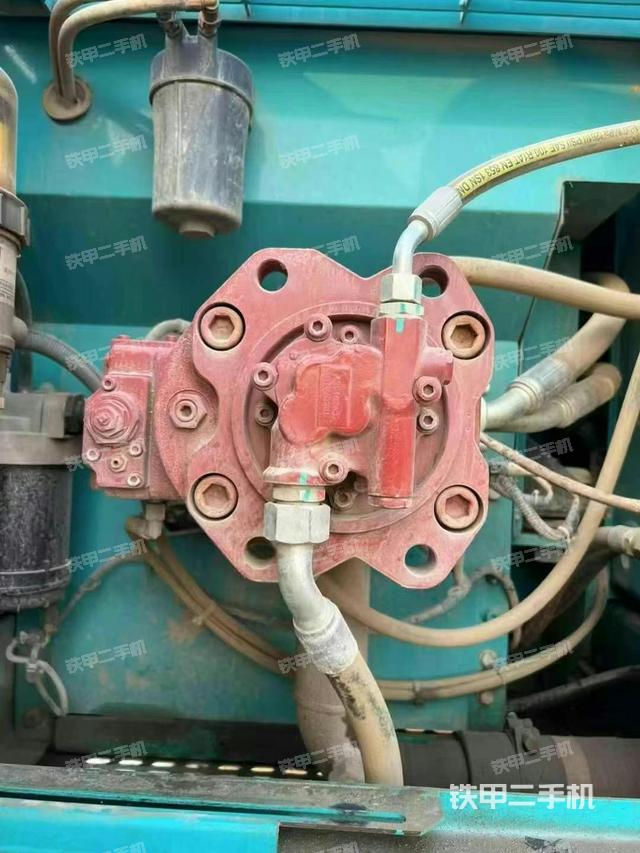 液壓泵艙室正面整體（整機(jī)外觀）