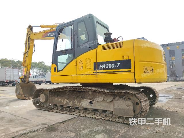 左后45(整機(jī)外觀) 左后45(整機(jī)外觀)