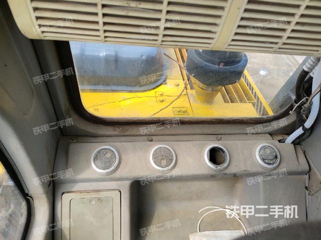 座椅后部(駕駛室部分) 座椅后部(駕駛室部分)