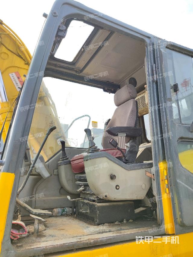 頂棚整體(駕駛室部分) 頂棚整體(駕駛室部分)