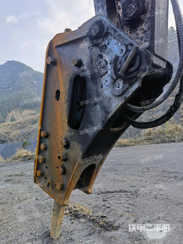 鏟斗右后整體（工作和回轉(zhuǎn)裝置）