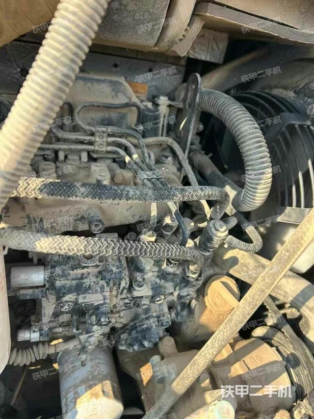 回轉(zhuǎn)馬達和主控閥（整機外觀）