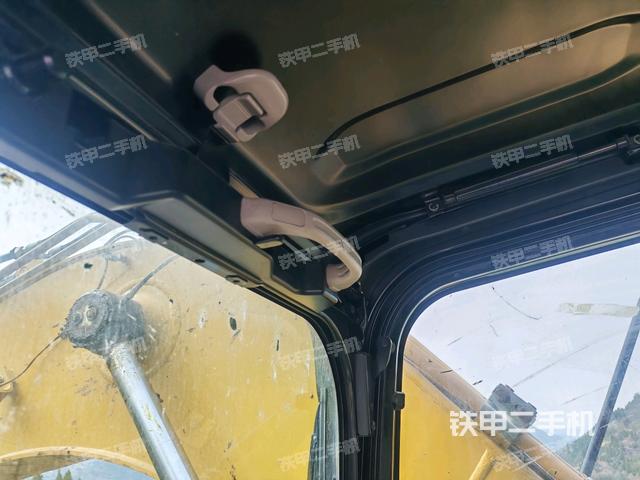 右侧玻璃角标（驾驶室部分）