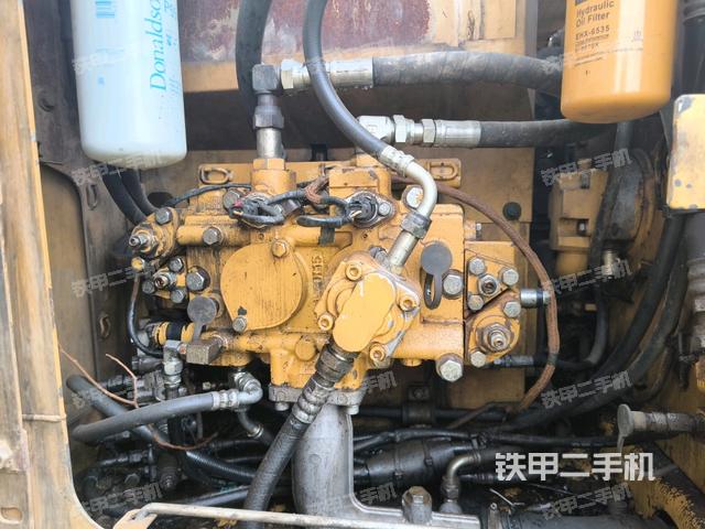 液壓泵艙室正面整體（整機(jī)外觀）