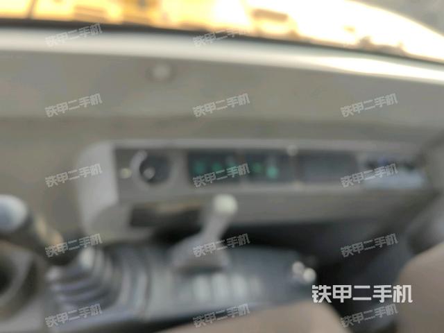 座椅右側(cè)控制臺(tái)/鑰匙門/油門/含右手柄(駕駛室部分) 座椅右側(cè)控制臺(tái)/鑰匙門/油門/含右手柄(駕駛室部分)
