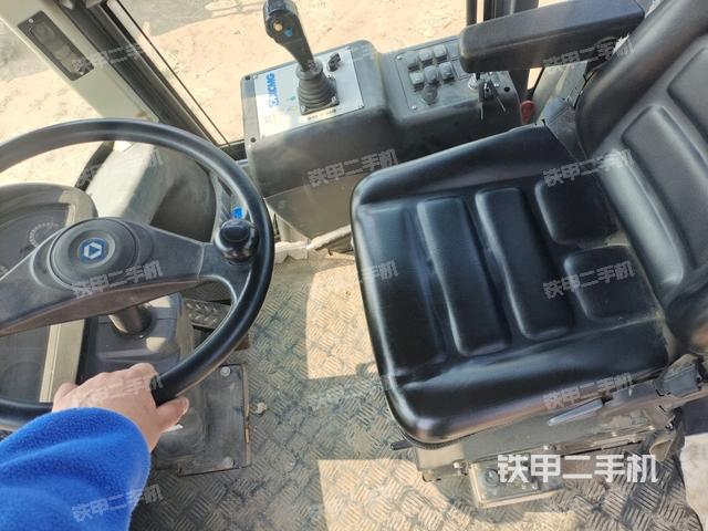 后玻璃角標(biāo)（壓路機(jī)駕駛室）