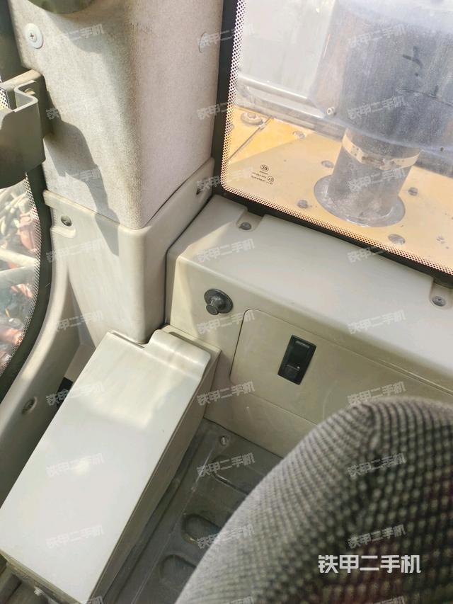 后窗玻璃角標(biāo)（駕駛室部分）