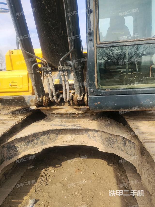 轉(zhuǎn)盤和下車架正前（工作和回轉(zhuǎn)裝置）