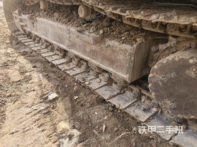 左側(cè)履帶整體?（行走機(jī)構(gòu)）