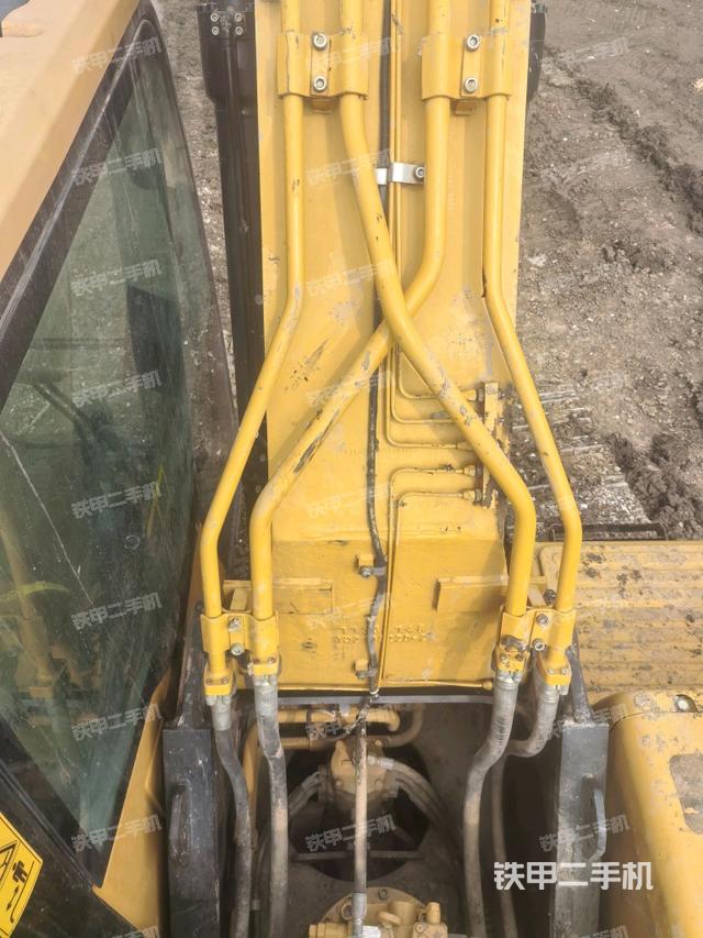 大臂背部俯視（工作和回轉(zhuǎn)裝置）