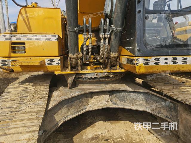 轉(zhuǎn)盤和下車架正前（工作和回轉(zhuǎn)裝置）