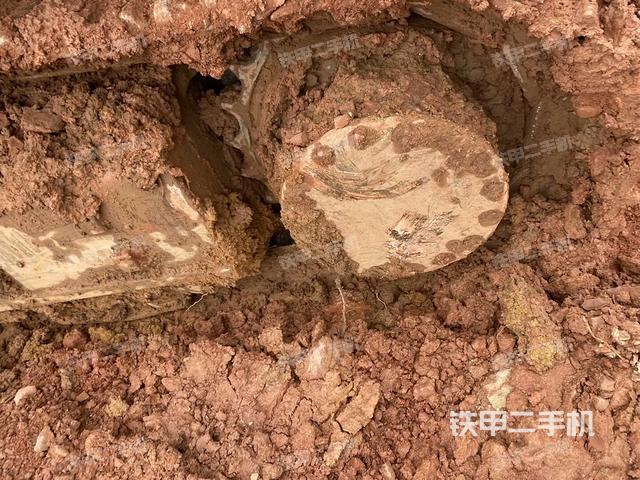 右側行走馬達蓋板（行走機構）