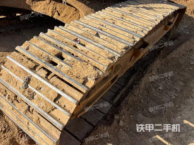 單側(cè)履帶整體（整機(jī)外觀）