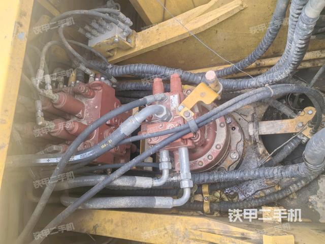 回轉(zhuǎn)馬達(dá)（上車部件）