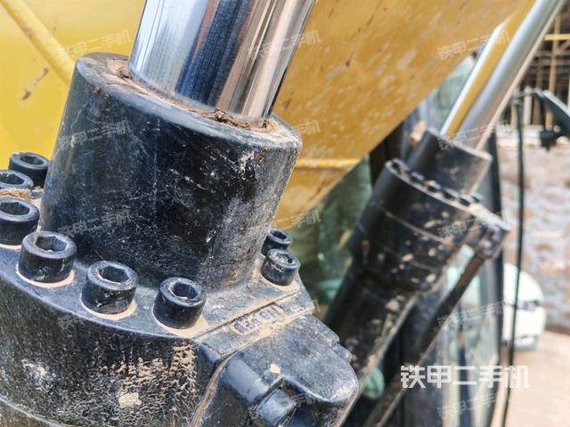 转盘和下车架正前（工作和回转装置）