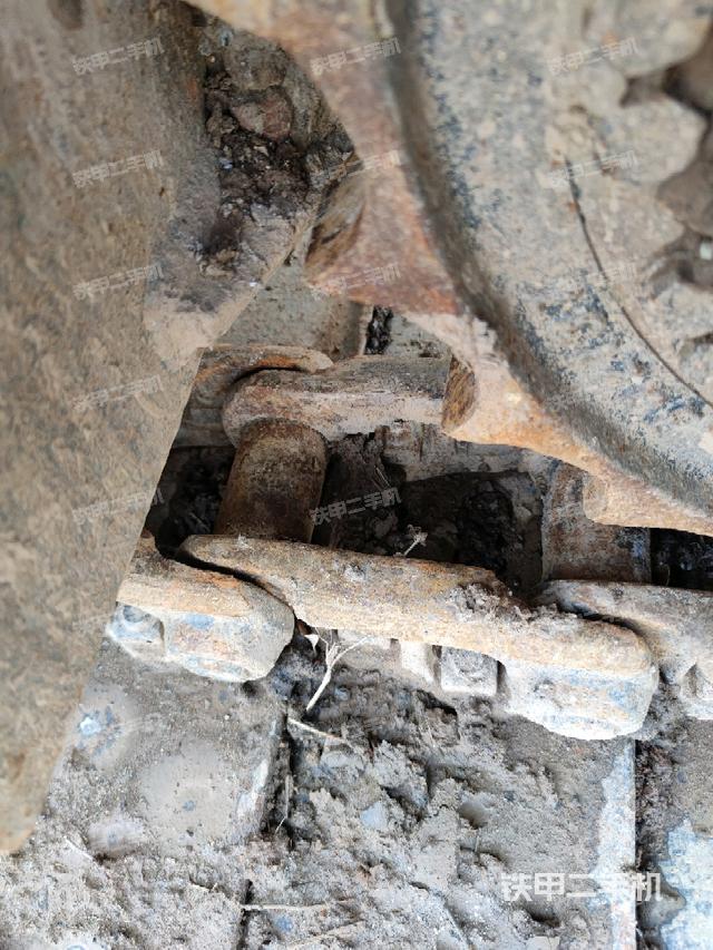 右导向轮(行走机构) 右导向轮(行走机构)