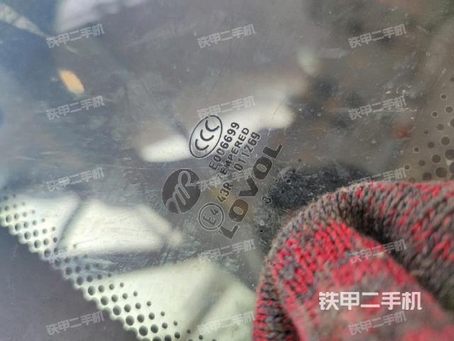 后窗玻璃角标(驾驶室部分) 后窗玻璃角标(驾驶室部分)