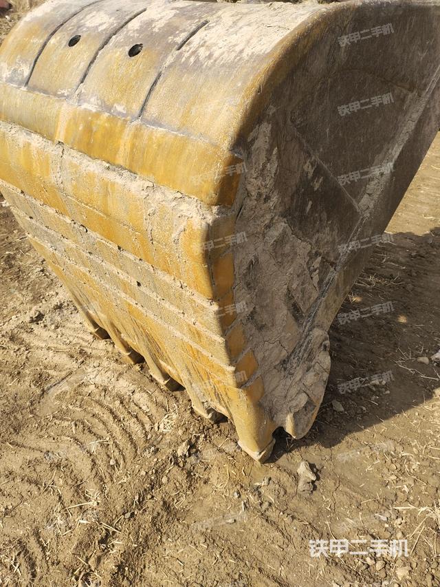 鏟斗右后整體（工作和回轉(zhuǎn)裝置）