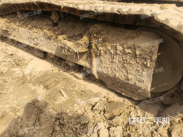 右驅(qū)動輪（行走機構(gòu)）