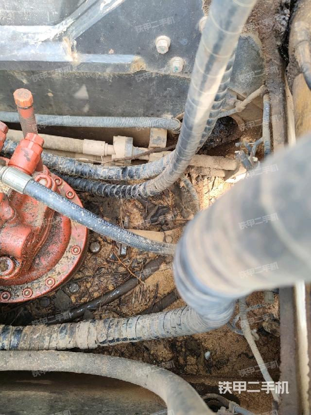 中央回转接头特写(上车部件) 中央回转接头特写(上车部件)