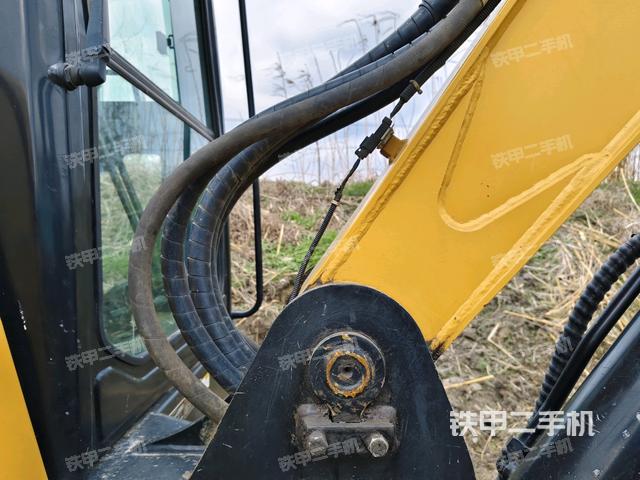 大臂根部?斜（工作和回轉(zhuǎn)裝置）