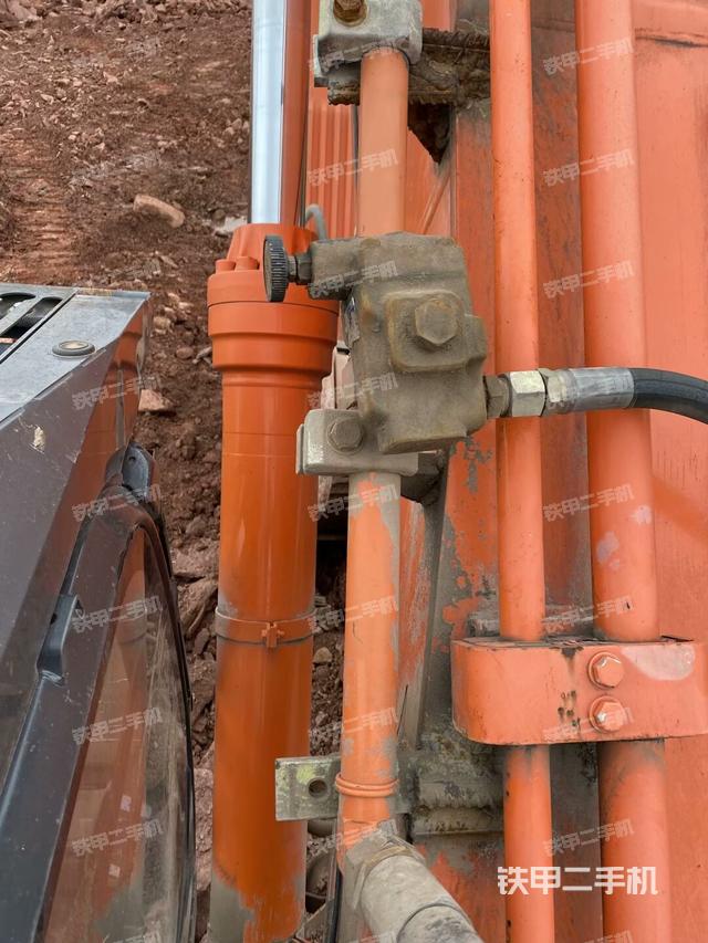 駕駛室頂部俯視（上車部件）