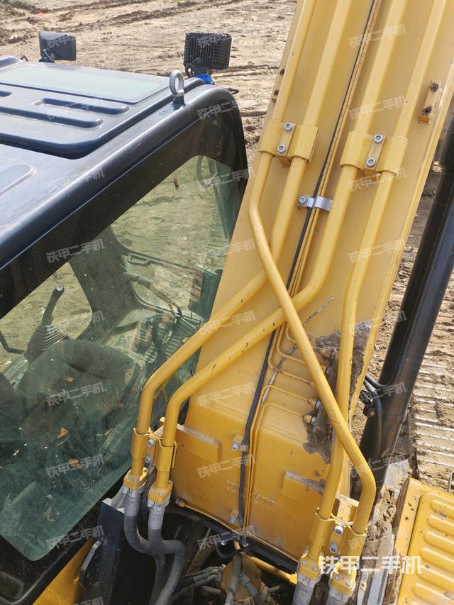 大臂背部俯視（工作和回轉(zhuǎn)裝置）