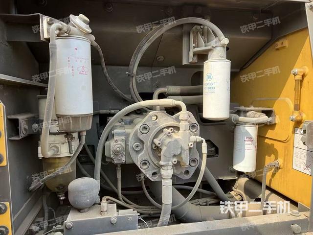 液壓泵艙室正面整體（整機(jī)外觀）