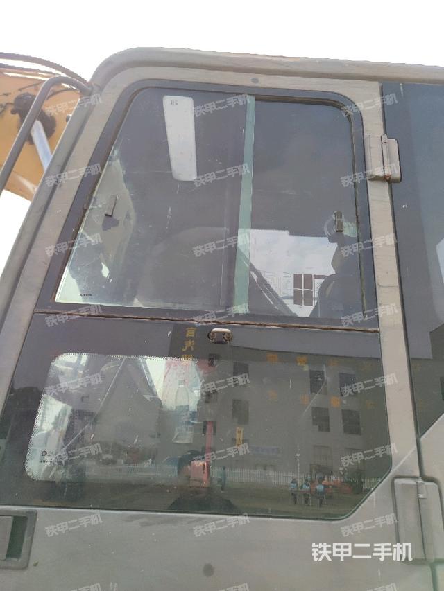 驾驶室正侧(驾驶室部分) 驾驶室正侧(驾驶室部分)