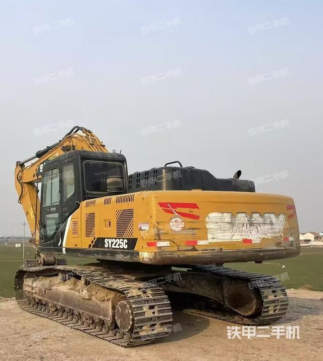 駕駛室頂部（整機外觀）