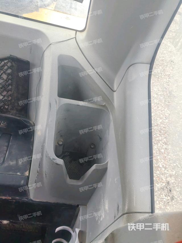 座椅后部（駕駛室部分）