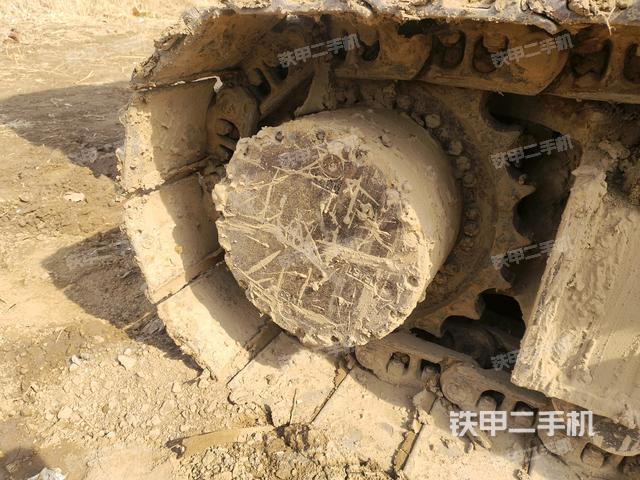 右驅(qū)動輪（行走機(jī)構(gòu)）