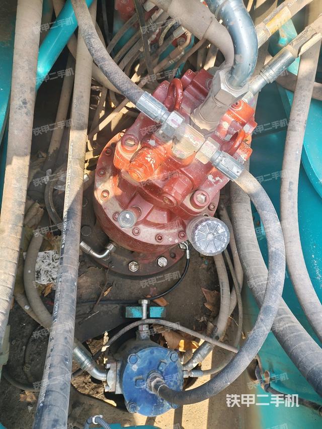 回轉(zhuǎn)馬達（上車部件）