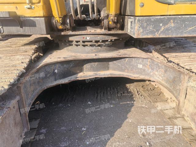 轉(zhuǎn)盤和下車架正前（工作和回轉(zhuǎn)裝置）