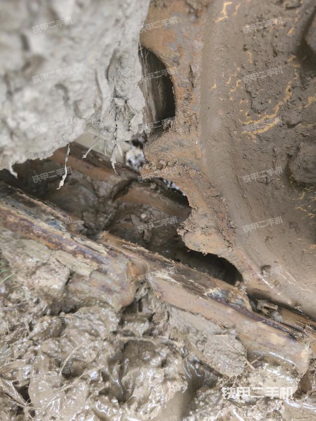 單側(cè)履帶整體（整機(jī)外觀）