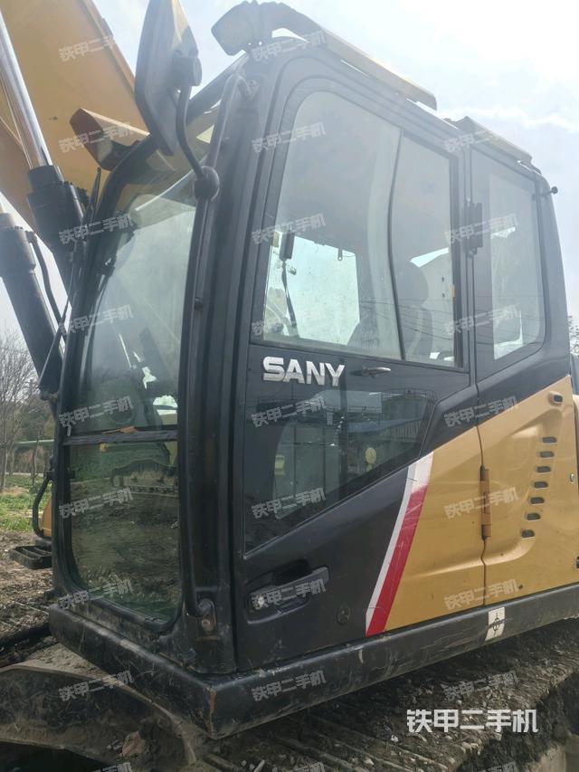 駕駛室左前45度（駕駛室部分）