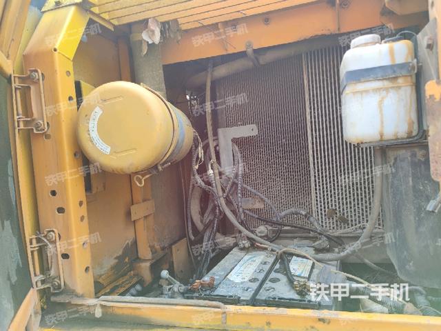 散熱器正面(大件艙室) 散熱器正面(大件艙室)