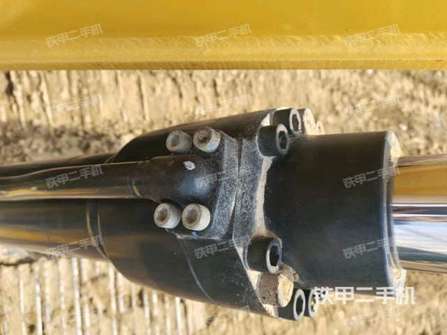 大臂油缸整體?豎拍（工作和回轉(zhuǎn)裝置）