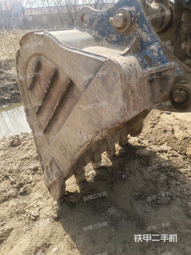 鏟斗右后整體（工作和回轉(zhuǎn)裝置）