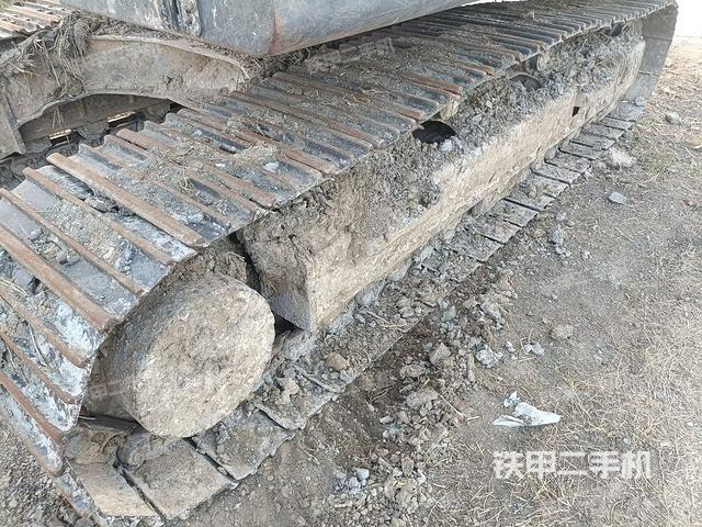 右側(cè)履帶整體(行走機構(gòu)) 右側(cè)履帶整體(行走機構(gòu))