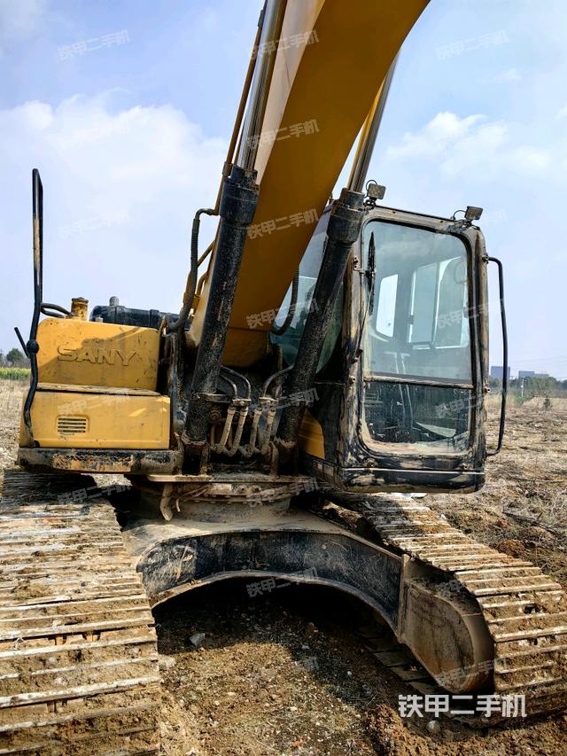 大臂油缸整體?豎拍（工作和回轉(zhuǎn)裝置）