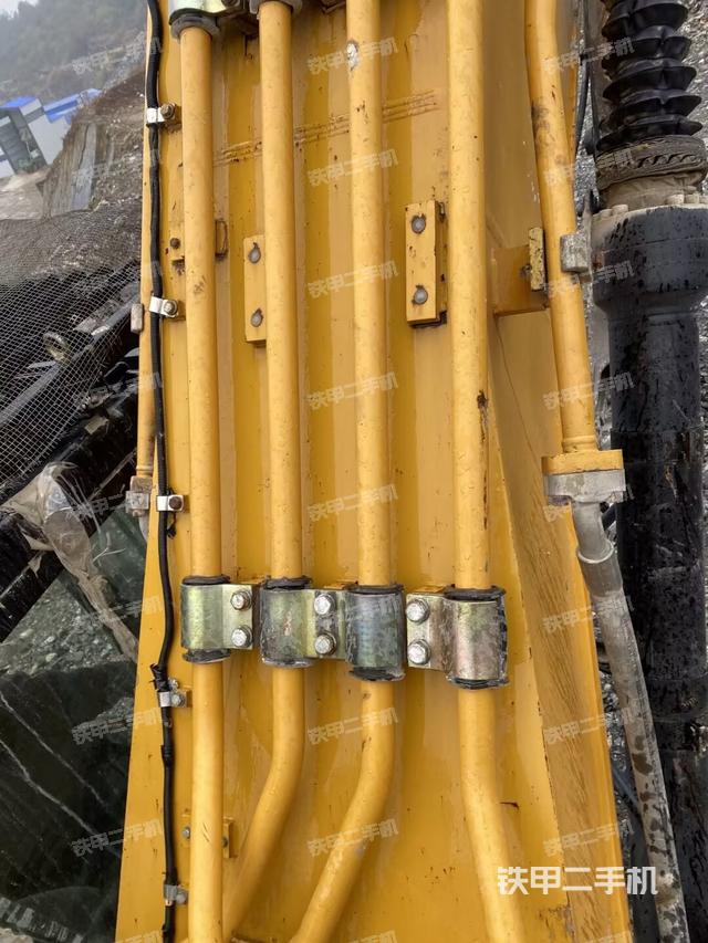 大臂背部俯視（工作和回轉(zhuǎn)裝置）