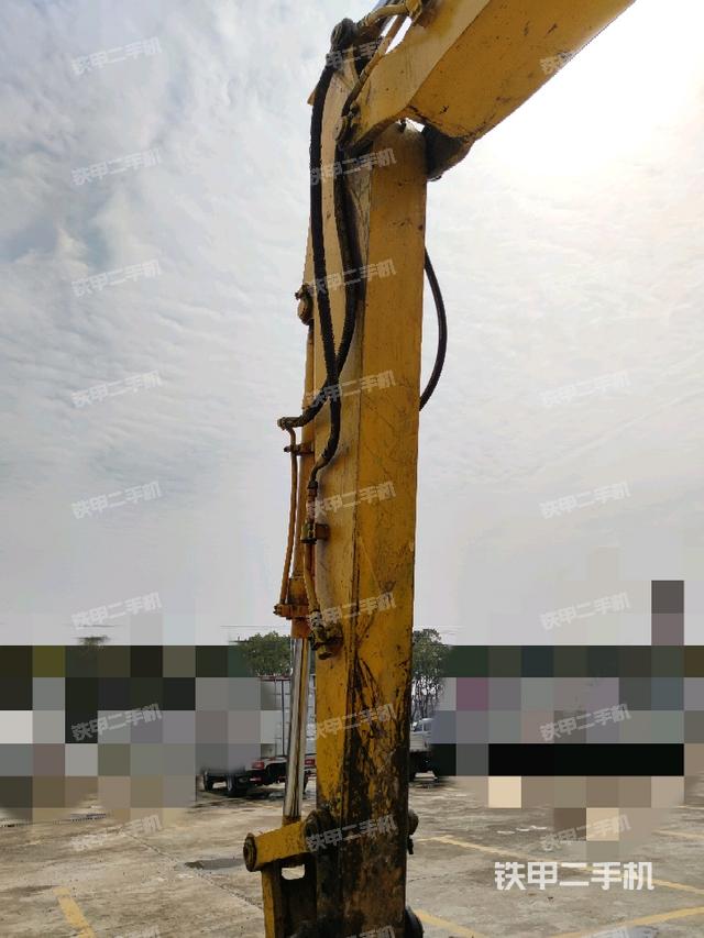 小臂整體左后(工作和回轉(zhuǎn)裝置) 小臂整體左后(工作和回轉(zhuǎn)裝置)