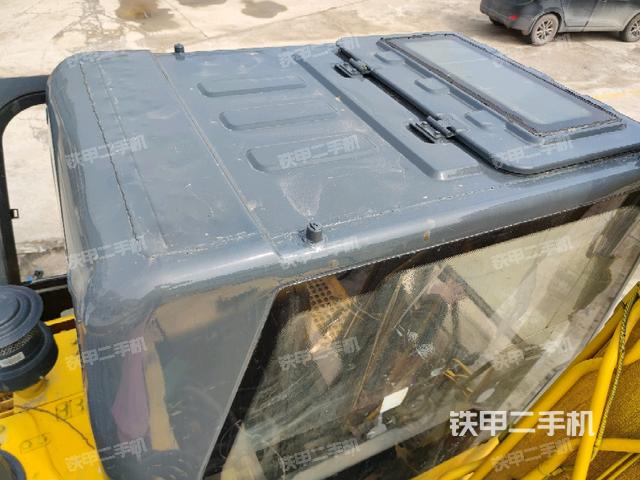 駕駛室頂部俯視(上車(chē)部件) 駕駛室頂部俯視(上車(chē)部件)