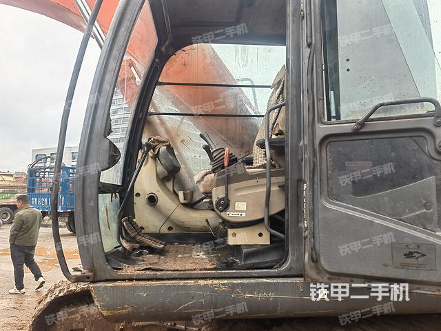 驾驶室整体（整机外观）